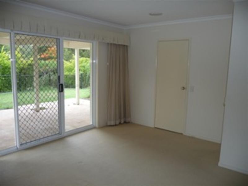 37 Tristania Drive, Bardon QLD 4065