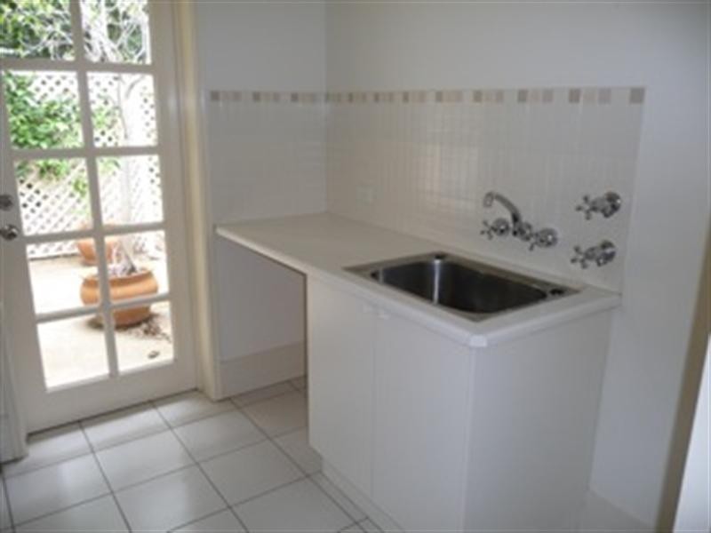 37 Tristania Drive, Bardon QLD 4065