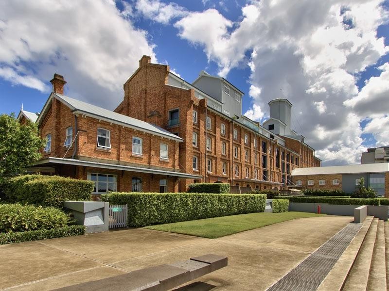 2233/32 Refinery Parade, New Farm QLD 4005
