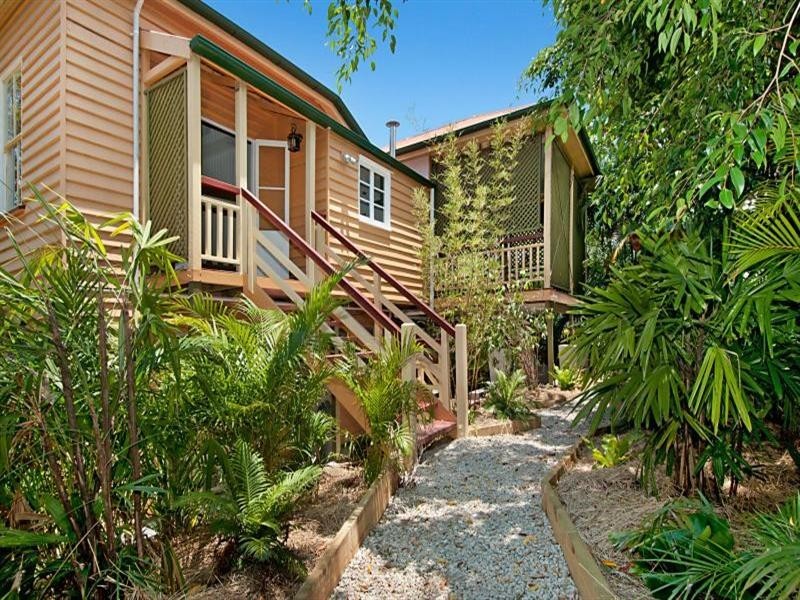 2 Hazlewood Street, New Farm QLD 4005