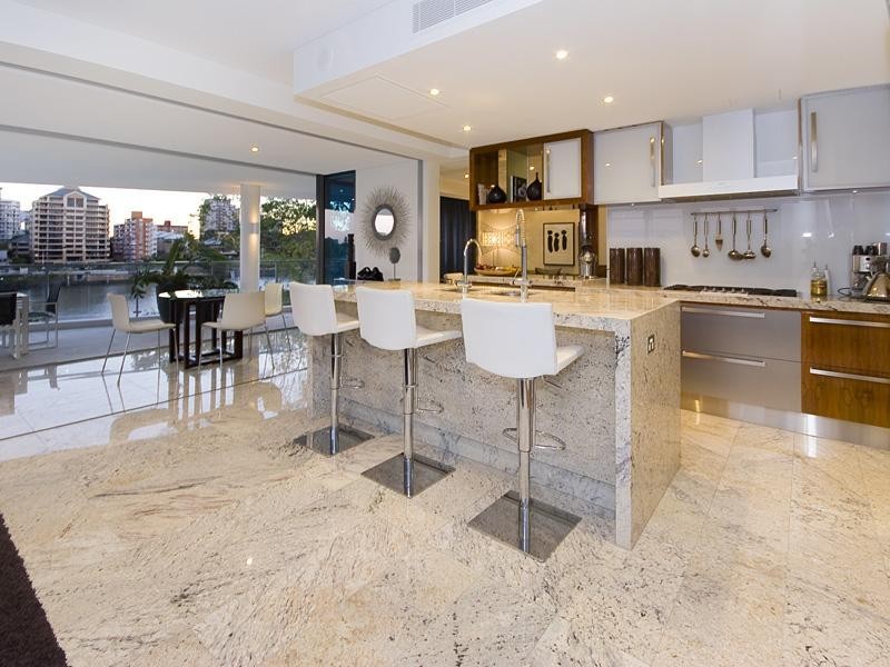 7/166 Oxlade Drive, New Farm QLD 4005