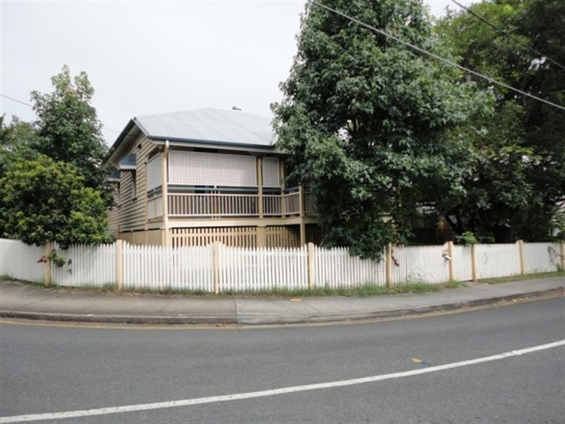 253 Hudson Road, Wooloowin QLD 4030