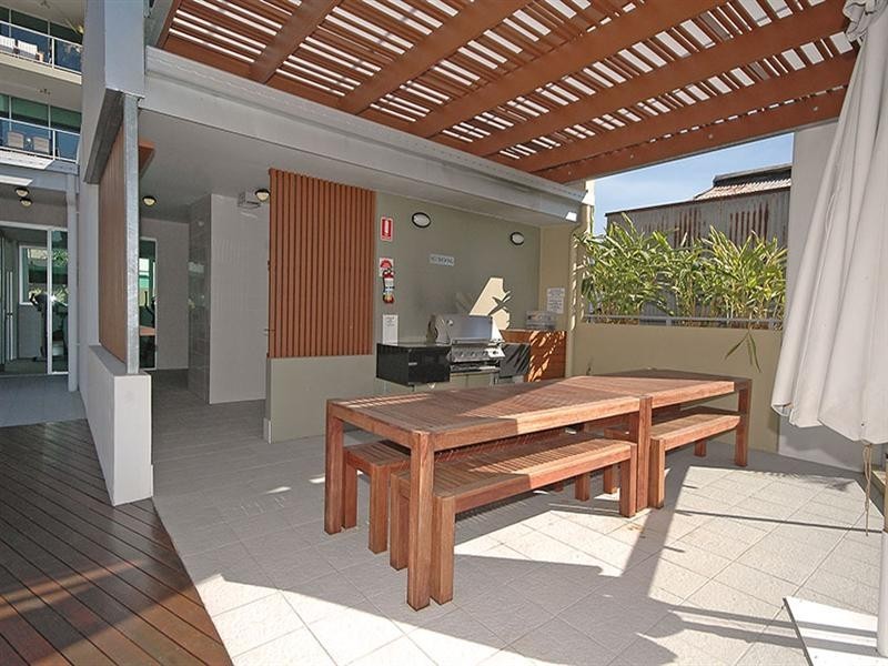 4/20 Newstead Terrace, Newstead QLD 4006