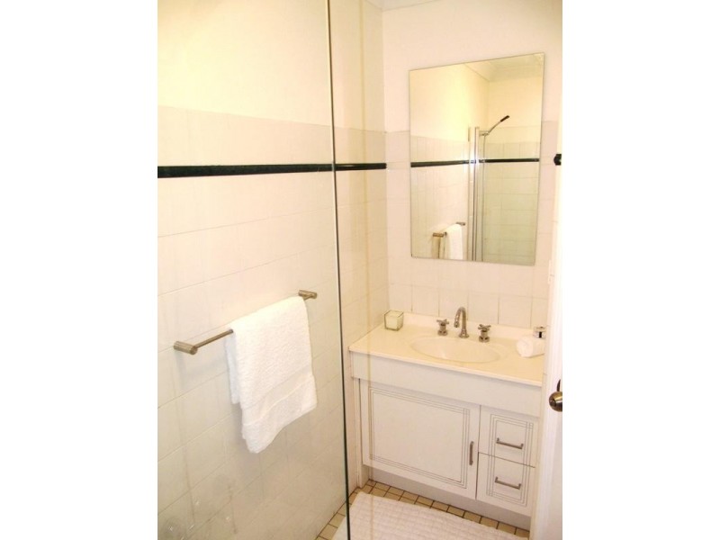 10/12 Little Street, Albion QLD 4010