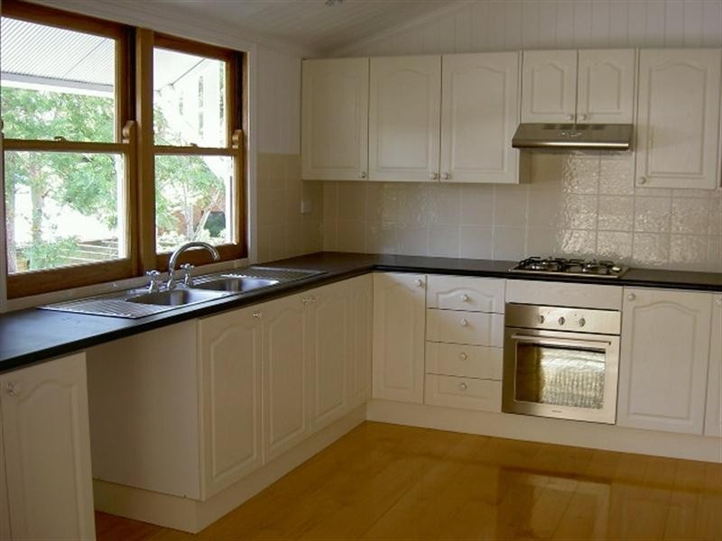 19 Salstone Street, Kangaroo Point QLD 4169