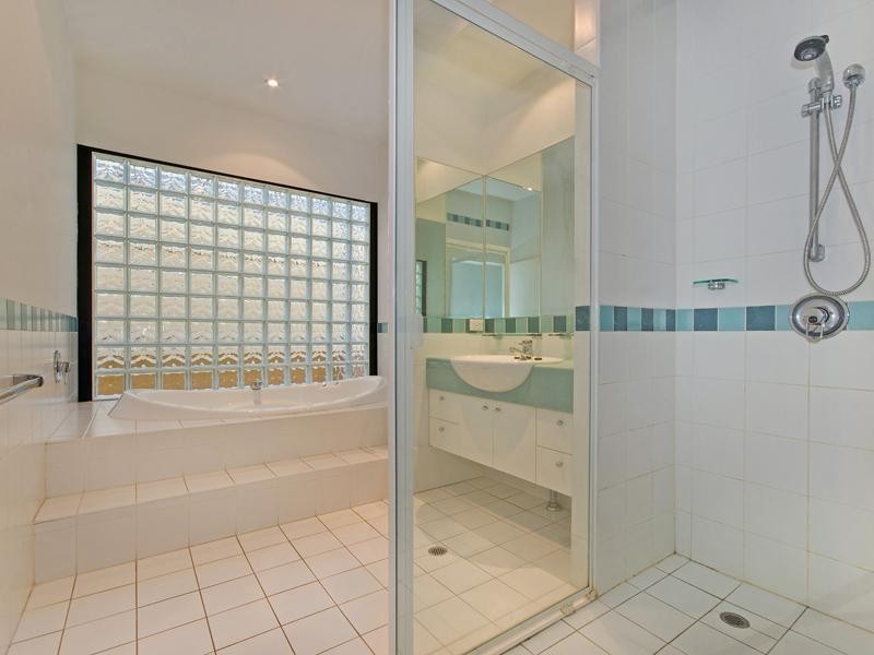 24/222 Bowen Terrace, New Farm QLD 4005