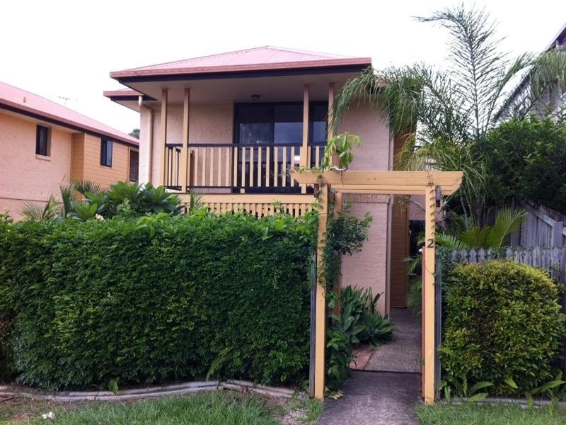 2/14 Cardross Street, Yeerongpilly QLD 4105