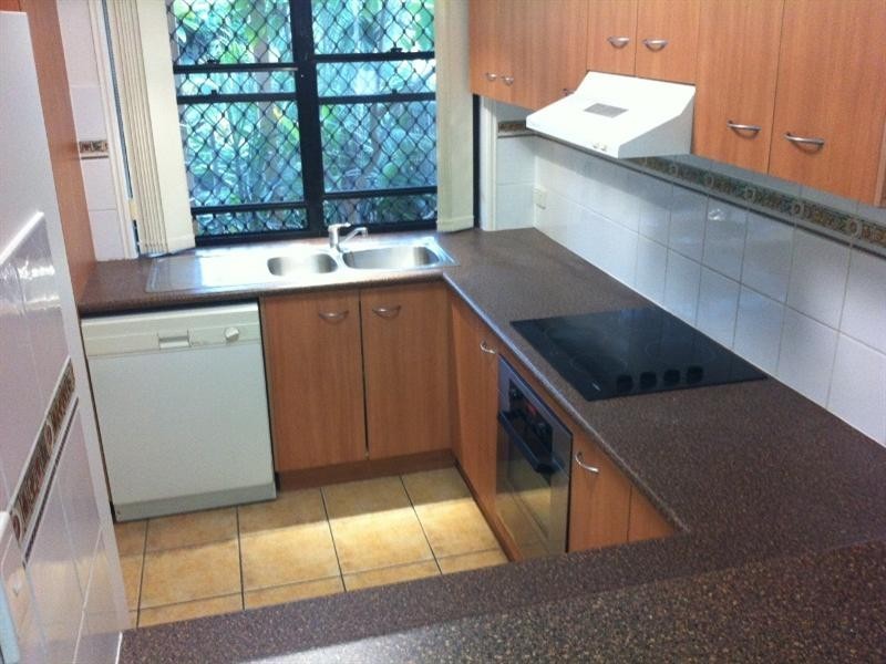 2/14 Cardross Street, Yeerongpilly QLD 4105