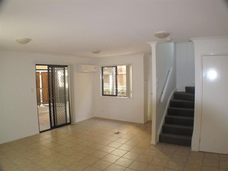 2/14 Cardross Street, Yeerongpilly QLD 4105