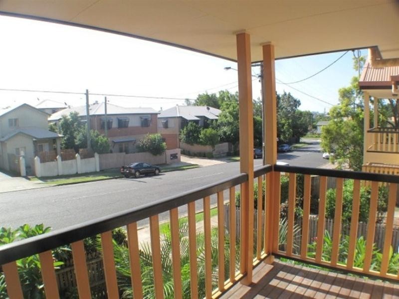 2/14 Cardross Street, Yeerongpilly QLD 4105