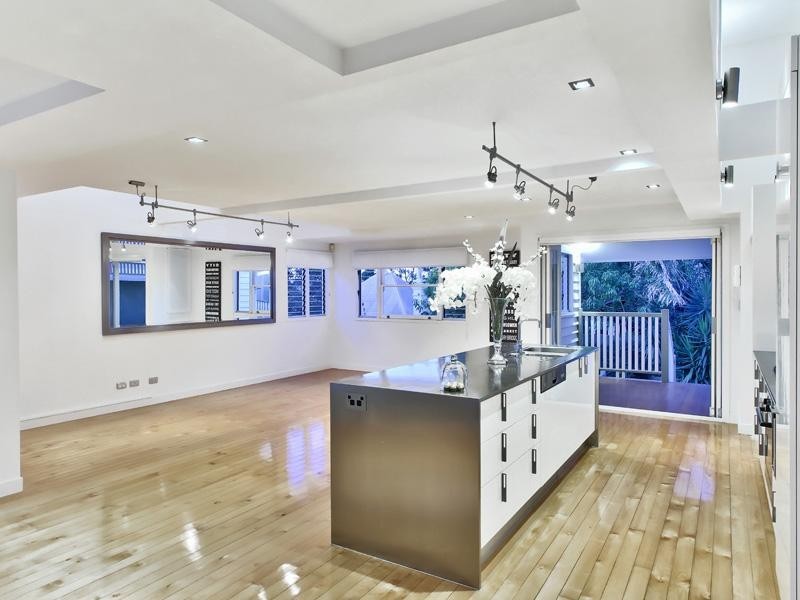 11 Isaac Street, Spring Hill QLD 4000