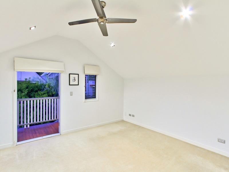 11 Isaac Street, Spring Hill QLD 4000
