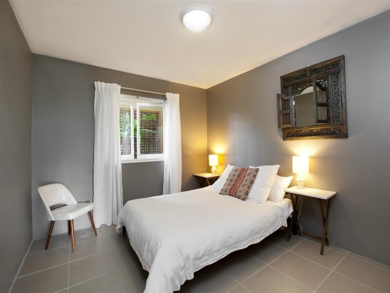 2/121 Oxlade Drive, New Farm QLD 4005