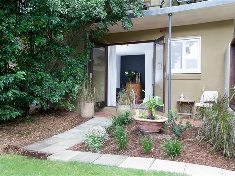 2/121 Oxlade Drive, New Farm QLD 4005