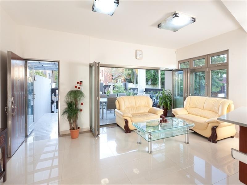 19 Harcourt Street, New Farm QLD 4005