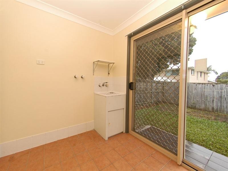 64 Gatling Road, Cannon Hill QLD 4170