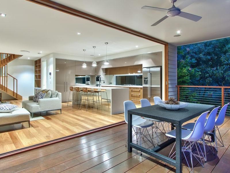 22 Instow Street, Yeronga QLD 4104