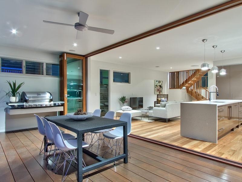 22 Instow Street, Yeronga QLD 4104