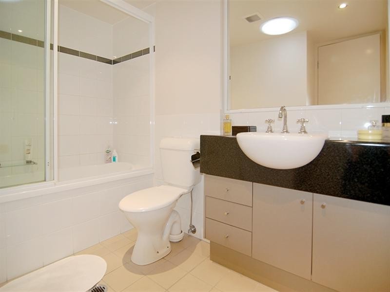 18/31 Helen Street, Teneriffe QLD 4005