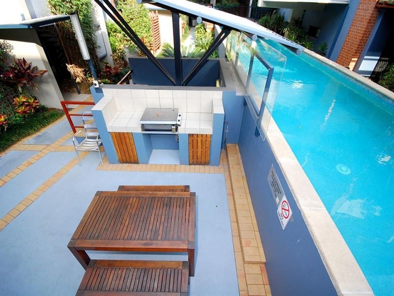 8 Dath Street, Teneriffe QLD 4005