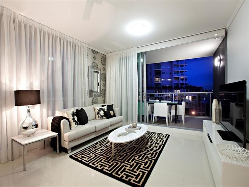 8 Harbour Road, Hamilton QLD 4007