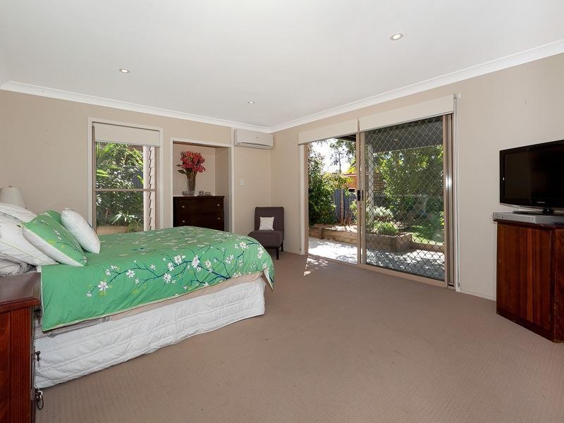 76 Tenth Avenue, Kedron QLD 4031