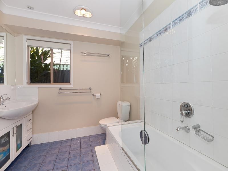 76 Tenth Avenue, Kedron QLD 4031