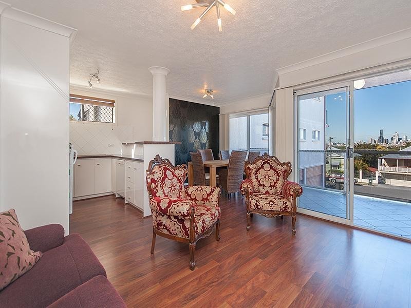 4/125 Stoneleigh Street, Lutwyche QLD 4030