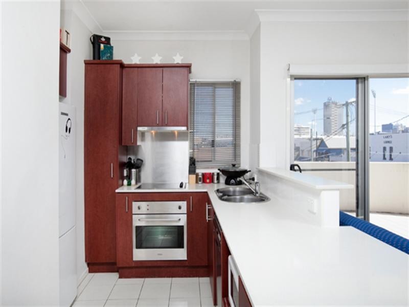 17/41 Kingfisher Lane, Woolloongabba QLD 4102