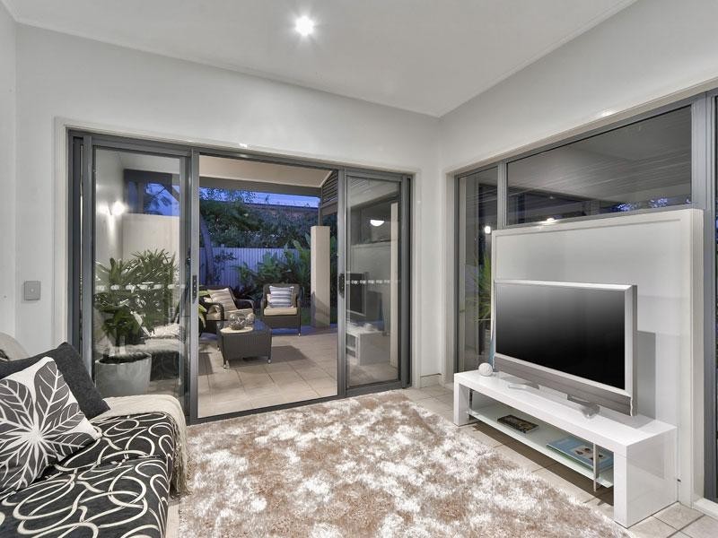 11/63 Mark Street, New Farm QLD 4005