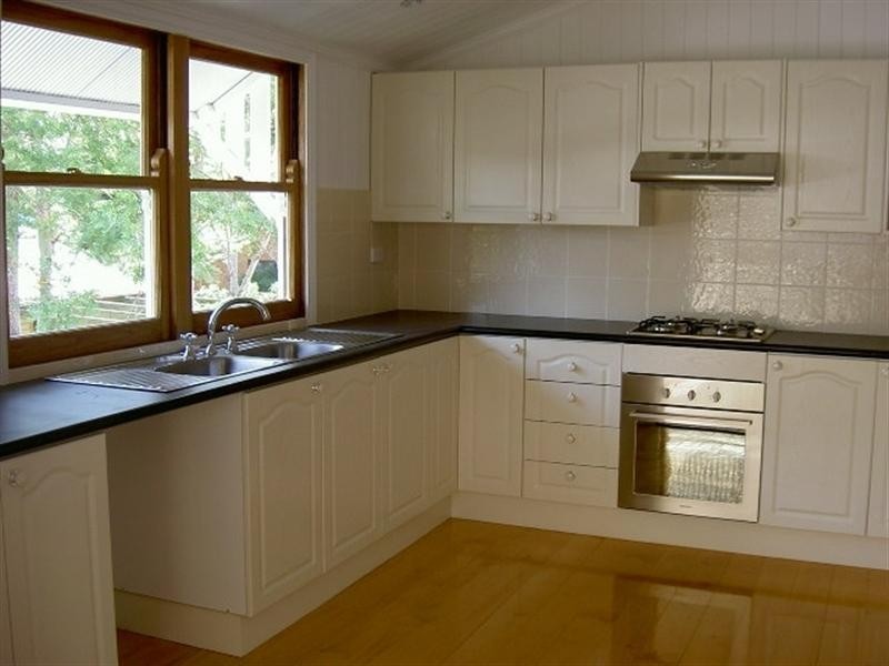 19 Salstone Street, Kangaroo Point QLD 4169