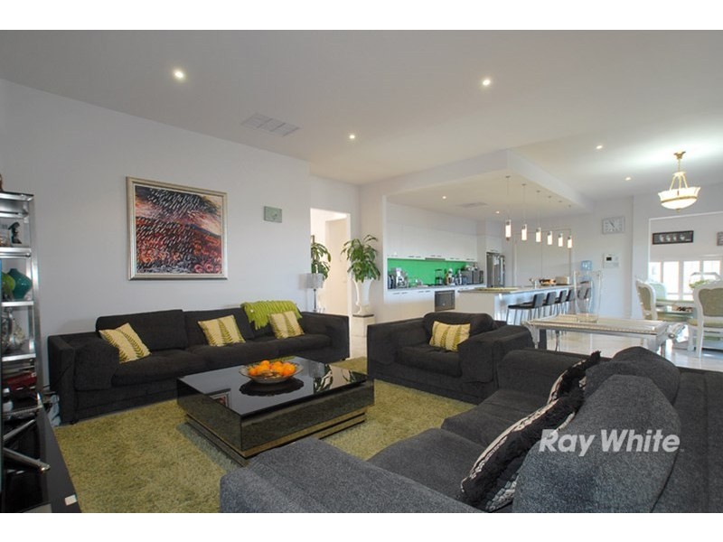 14 Brando Court, Endeavour Hills VIC 3802