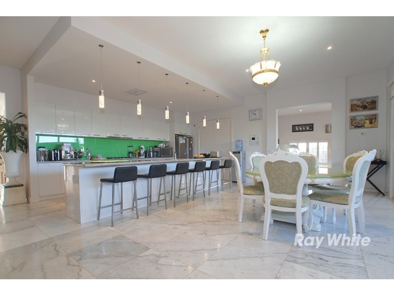 14 Brando Court, Endeavour Hills VIC 3802