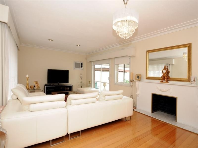 18 Bellarine Court, Keysborough VIC 3173