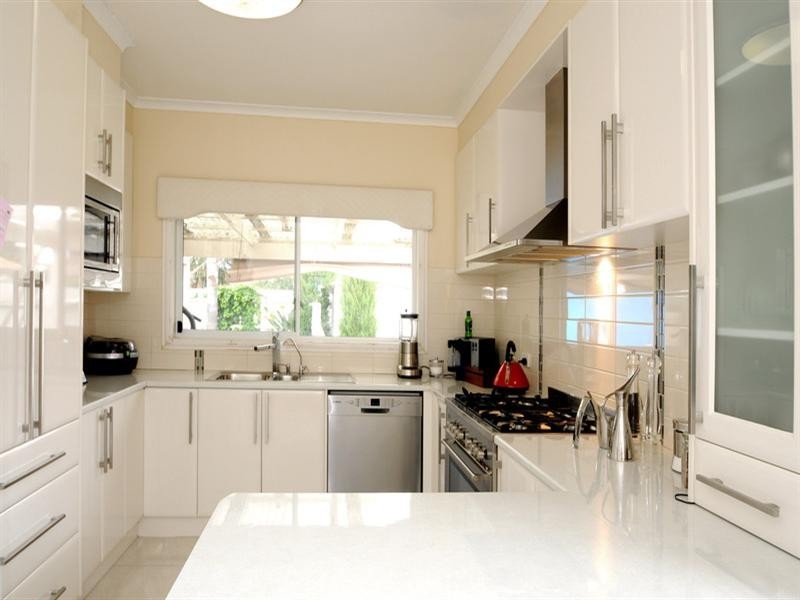 18 Bellarine Court, Keysborough VIC 3173