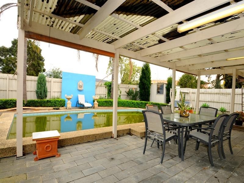 18 Bellarine Court, Keysborough VIC 3173