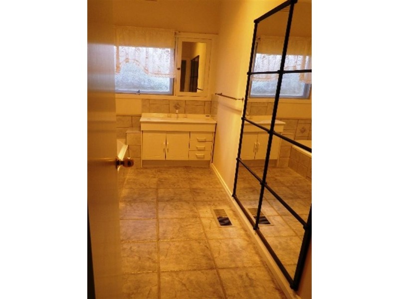 42 Theodore Avenue, Noble Park VIC 3174