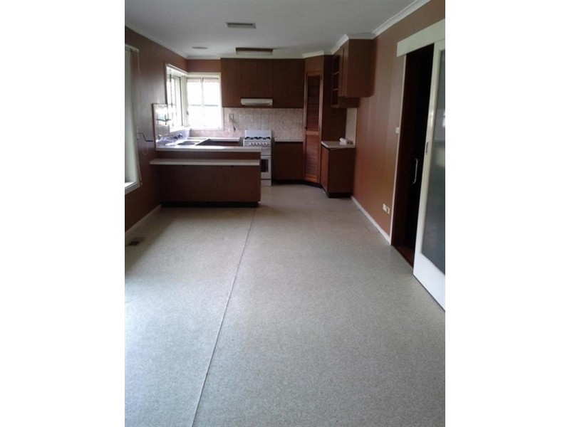 28 meadow wood Walk, Narre Warren VIC 3805