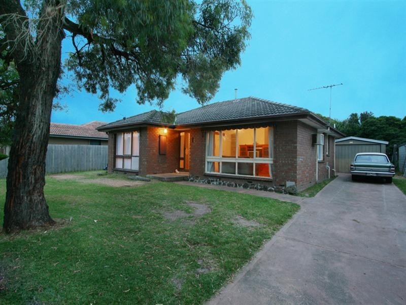 16 Robjant Street, Hampton Park VIC 3976