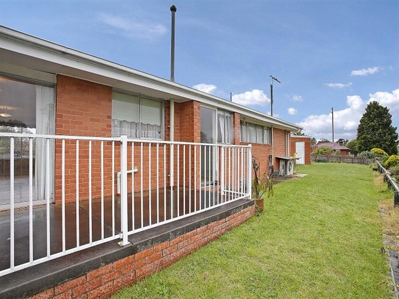 9 Carlyon Court, Springvale VIC 3171