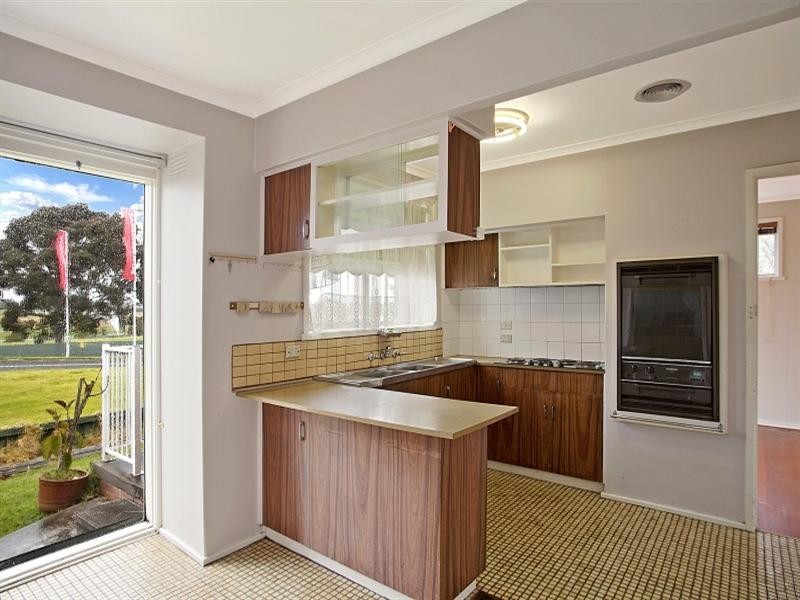 9 Carlyon Court, Springvale VIC 3171