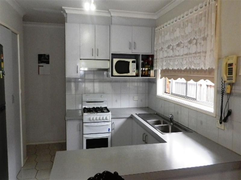 8 Cornwall Avenue, Keysborough VIC 3173