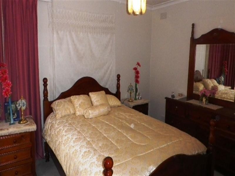 8 Cornwall Avenue, Keysborough VIC 3173