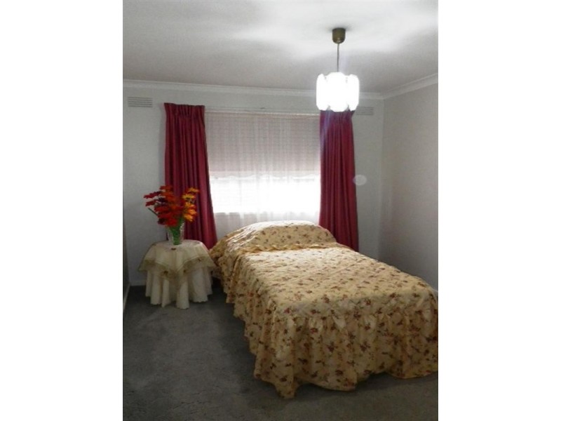 8 Cornwall Avenue, Keysborough VIC 3173