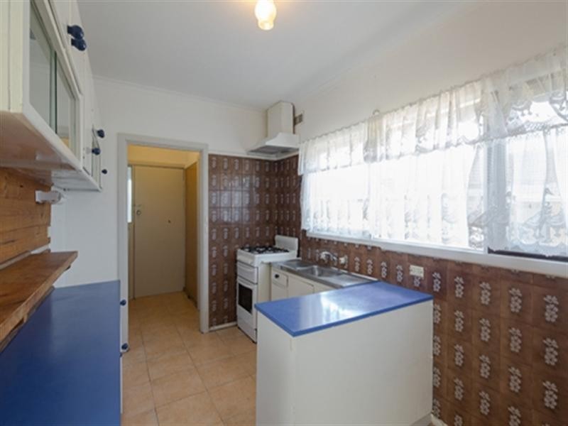 16 Elmhurst Street, Noble Park North VIC 3174