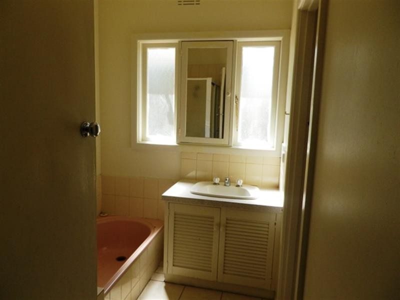 6 Ambrie Crescent, Noble Park VIC 3174