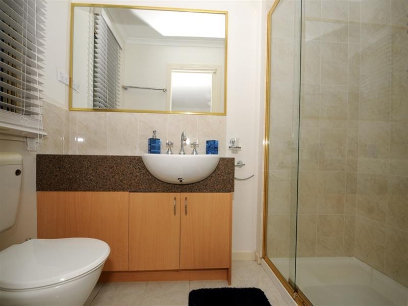 8/21 Graham Michele Place, Keysborough VIC 3173