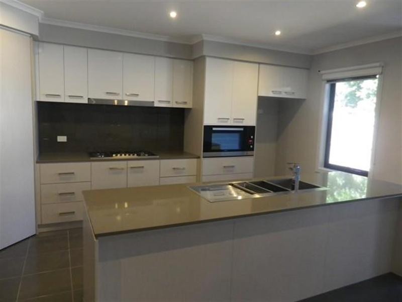 2/5 Shepreth Avenue, Noble Park VIC 3174