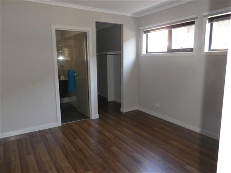 2/5 Shepreth Avenue, Noble Park VIC 3174