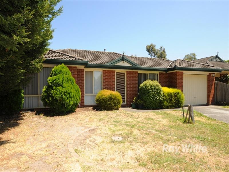 4 The Close, Hampton Park VIC 3976